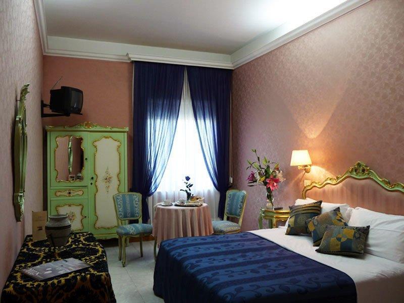 Hotel Romulus Room photo
